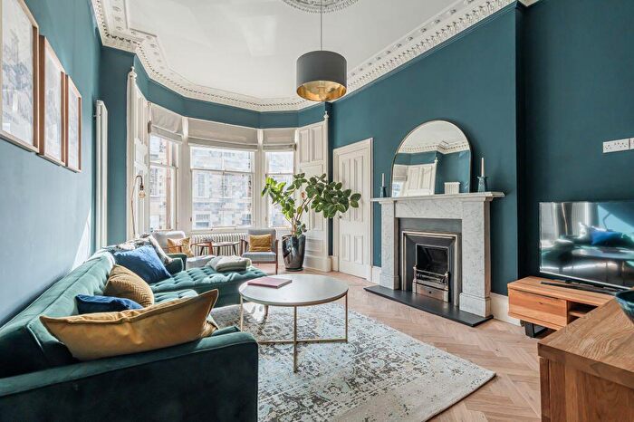 1 Bedroom Flat For Sale In / Montgomery Street, Edinburgh, EH7