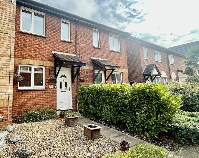 2 Bedroom Terraced House For Sale In Dickens Court, Biggleswade, SG18