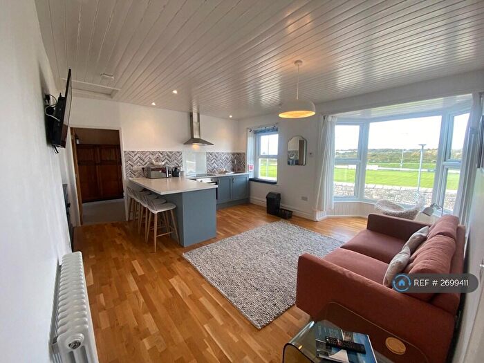 1 Bedroom Flat To Rent In Grove Road, Portland, DT5