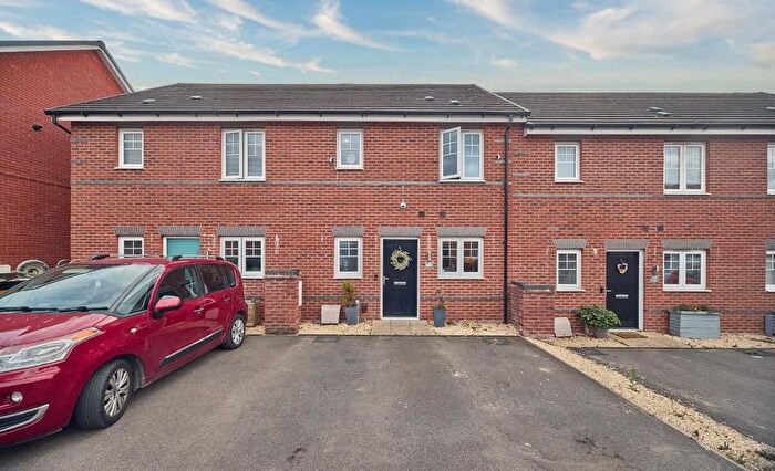 3 Bedroom Town House For Sale In Notleyfield Close, Earl Shilton, LE9
