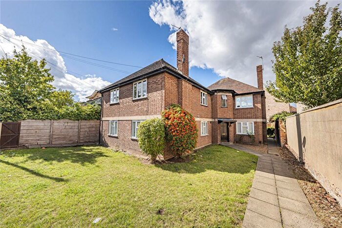 2 Bedroom Flat For Sale In Worple Road, Isleworth, TW7