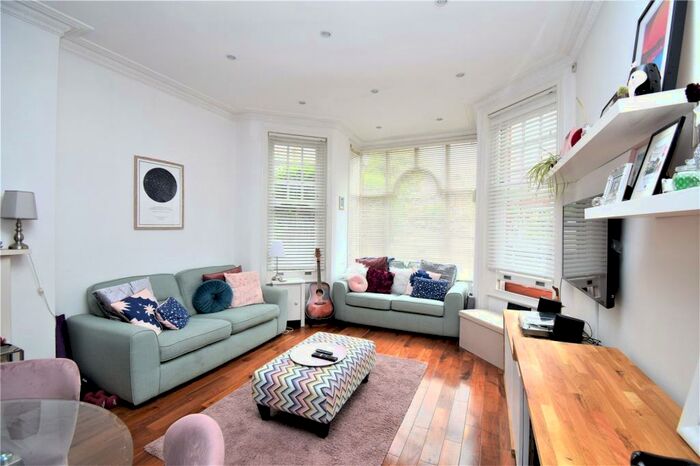 1 Bedroom End Of Terrace House To Rent In Dukes Avenue, Muswell Hill, London, N10
