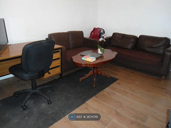 1 Bedroom Flat To Rent In Bulstrode Avenue, Hounslow, TW3