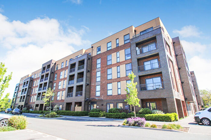 2 Bedroom Apartment For Sale In Moorfield Place, Farnborough, GU14