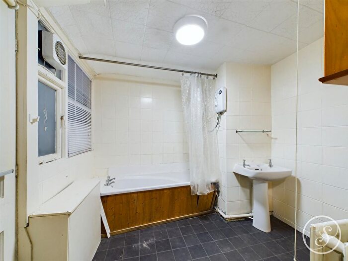 2 Bedroom Terraced House For Sale In Colton Road, Whitkirk, Leeds, LS15