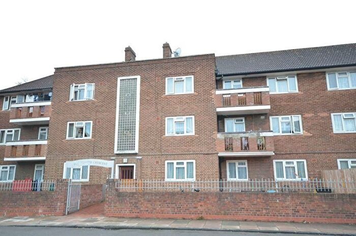 3 Bedroom Property To Rent In Blaney Crescent, London, E6