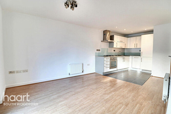 1 Bedroom Flat For Sale In Queen Mary Avenue, South Woodford, E18