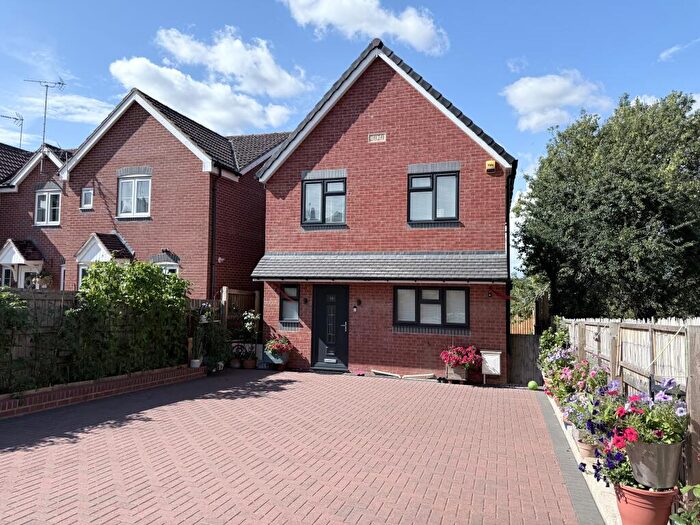 4 Bedroom Detached House For Sale In Whitworth Road, Swindon, SN25