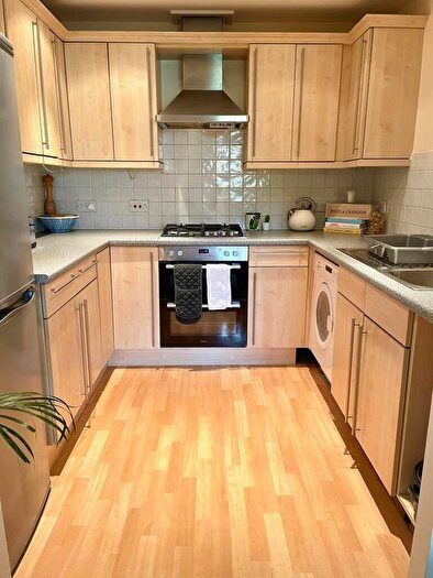 3 Bedroom Flat To Rent In Thornton Rd, London, SW12
