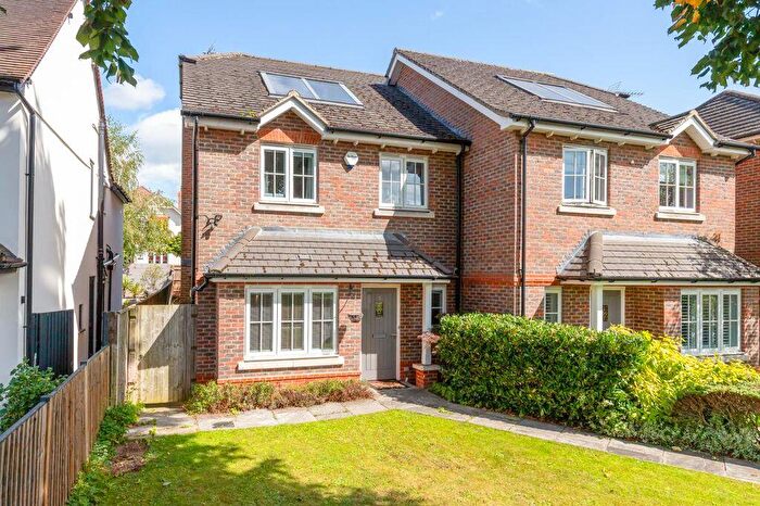 3 Bedroom Semi-Detached House For Sale In Hatch Place, Cookham, SL6