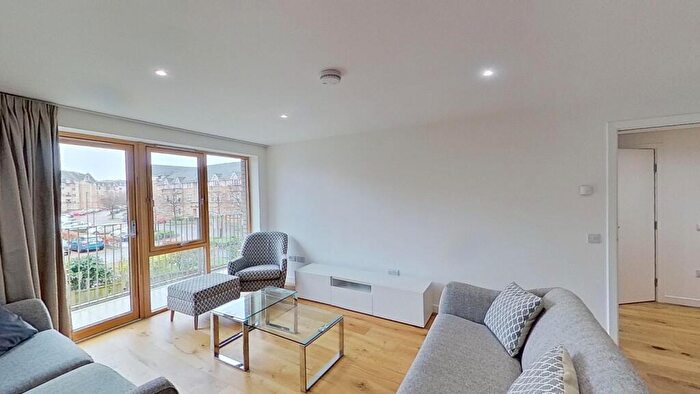 2 Bedroom Flat To Rent In Hughes Close, Edinburgh, EH7