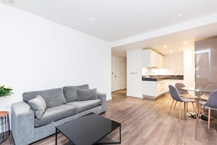 1 Bedroom Apartment For Sale In Catalina House, Whitechapel, E1