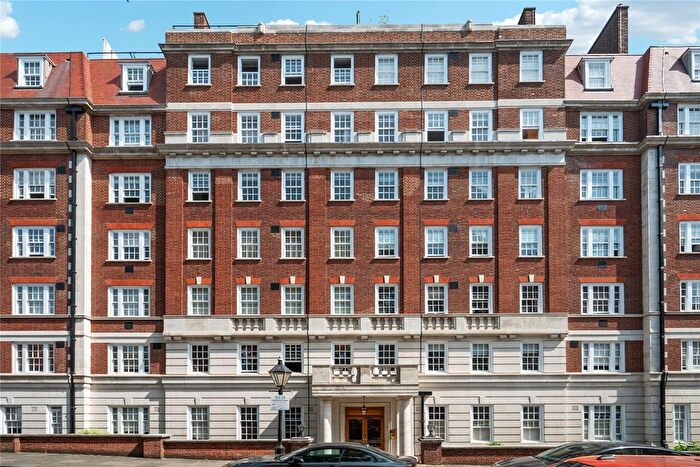 3 Bedroom Flat To Rent In Duchess Of Bedfords Walk, Kensington, W8