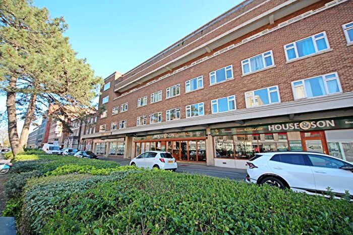 1 Bedroom Flat For Sale In Christchurch Road, Bournemouth, BH1