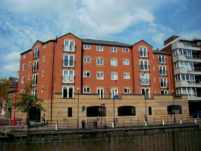 2 Bedroom Apartment To Rent In Mayflower Court, Highbridge Wharf, Reading, RG1