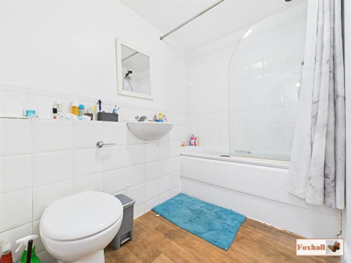 2 Bedroom Apartment For Sale In Siloam Place, Ipswich, IP3