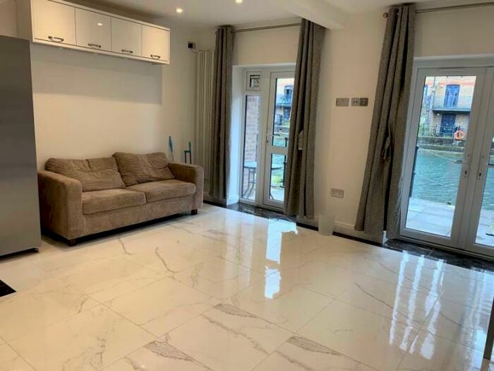 5 Bedroom House To Rent In Lancaster Drive, London, E14