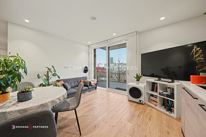 1 Bedroom Apartment To Rent In Iris House, Heron Quay, E14