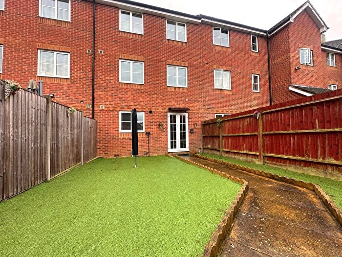 5 Bedroom Town House To Rent In Richard Hillary Close, Ashford, TN24