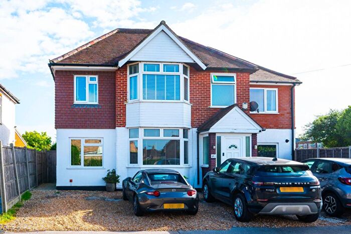 3 Bedroom Semi-detached House For Sale In Highclere Road, Knaphill, Woking, GU21