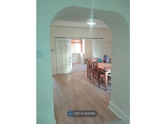 3 Bedroom Terraced House To Rent In Bond Street, Swansea, SA1