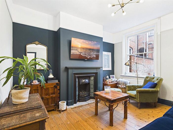 4 Bedroom End Of Terrace House For Sale In Market Hill, Rothwell, Northants, NN14