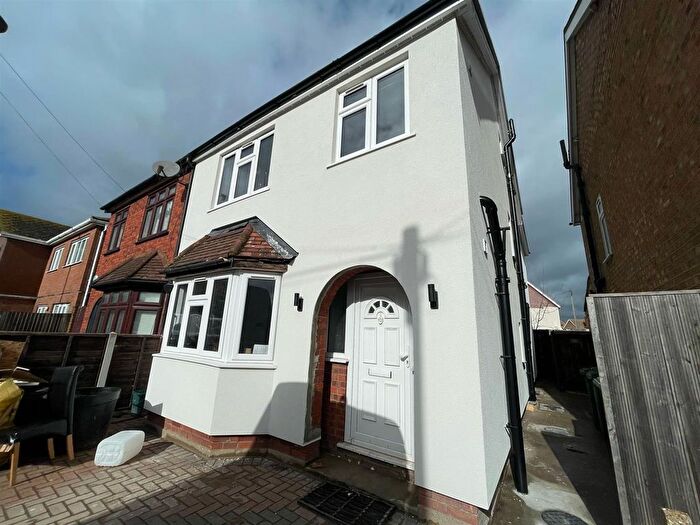 6 Bedroom Property To Rent In Staines Road West, Ashford, TW15