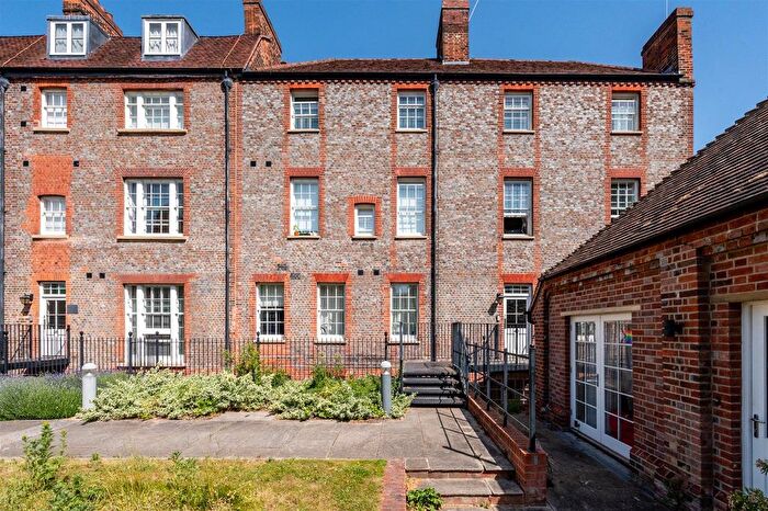 2 Bedroom Flat For Sale In London Road, Reading, RG1