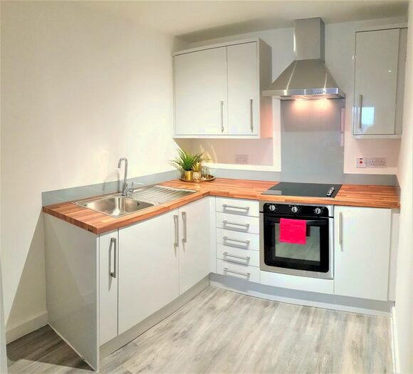 2 Bedroom Apartment To Rent In Sherwood Street, Fallowfield, Manchester, M14