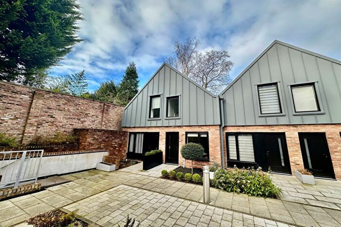 1 Bedroom Mews To Rent In St. Johns Road, Altrincham, WA14