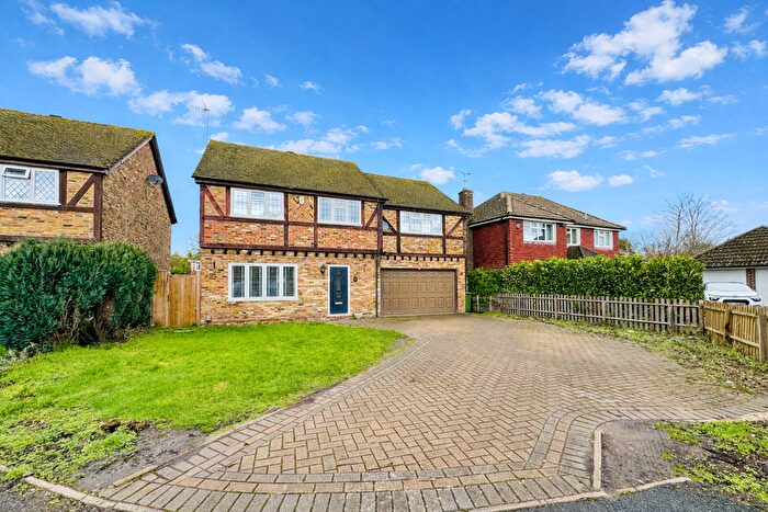 5 Bedroom Detached House For Sale In Exeter Gardens, Yateley, Hampshire, GU46