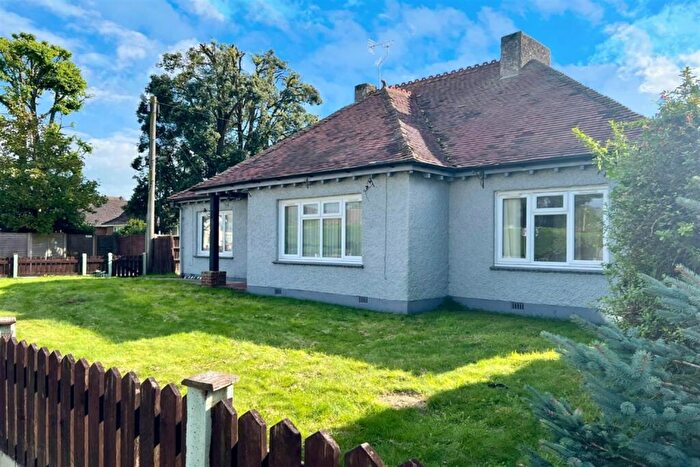 3 Bedroom Detached Bungalow To Rent In Felpham Way, Bognor Regis, PO22