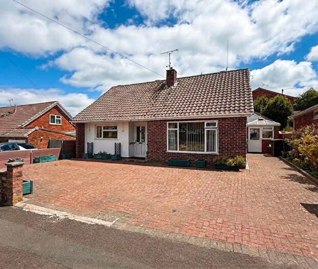 5 Bedroom Detached Bungalow For Sale In Lanehays Road, Hythe, SO45