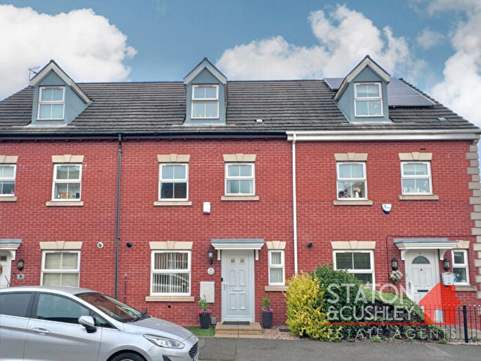 4 Bedroom Town House For Sale In Thoresby Road, Mansfield Woodhouse, NG19