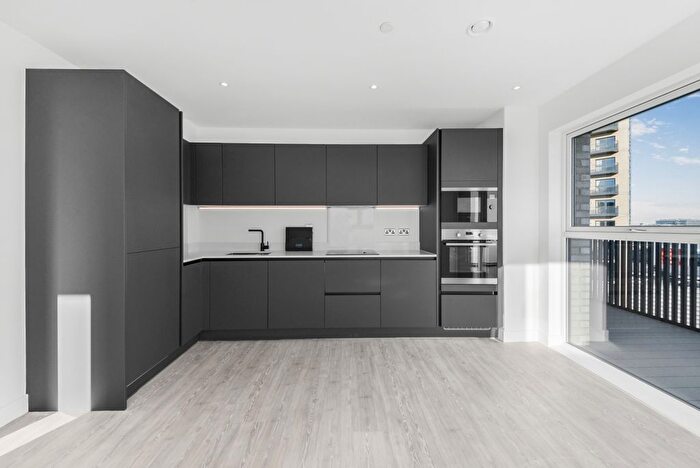 2 Bedroom Flat To Rent In Jargonelle House, Pavana Square Brentford, TW8