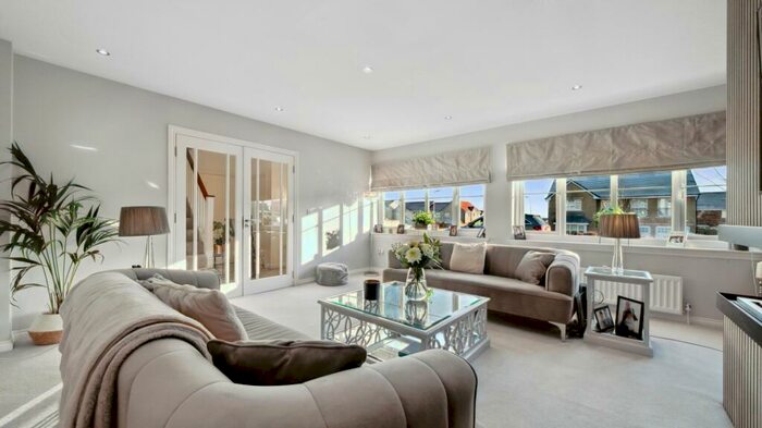 5 Bedroom Detached House For Sale In Whitecraigs Crecent, Hamilton, Lanarkshire, ML3