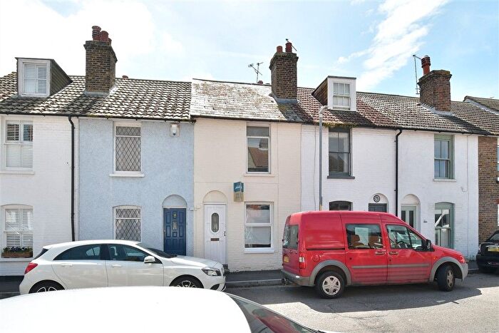 2 Bedroom Terraced House For Sale In Albert Street, Whitstable, Kent, CT5