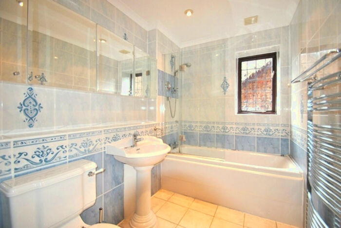 5 Bedroom Detached House To Rent In Berkeley, Letchworth Garden City, SG6