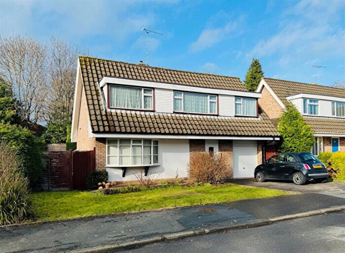 3 Bedroom Detached House For Sale In Lansdowne Grove, Chester, CH4