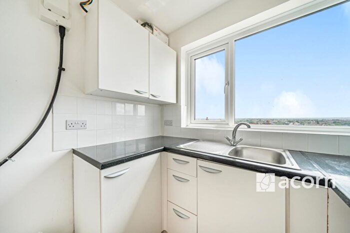 2 Bedroom Flat To Rent In Blythe Close London, SE6