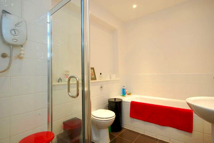 Studio To Rent In Battersea High Street, Clapham Junction, London, SW11