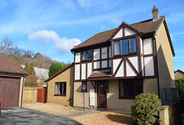 3 Bedroom Detached House For Sale In Palmers Close, Barrs Court Bristol, BS30