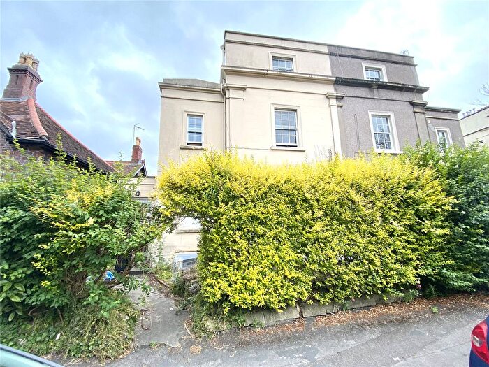 4 Bedroom Flat To Rent In Cotham Road (Tf Maisonette), Cotham, BS6