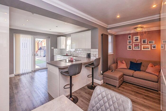 4 Bedroom Terraced House For Sale In Littlegreen Avenue, Havant, Hampshire, PO9