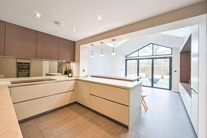 4 Bedroom Terraced House To Rent In Radstock Close, New Southgate, London, N11