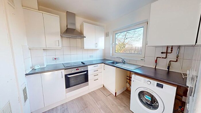 3 Bedroom Maisonette To Rent In Leyburn Gardens, Croydon, CR0
