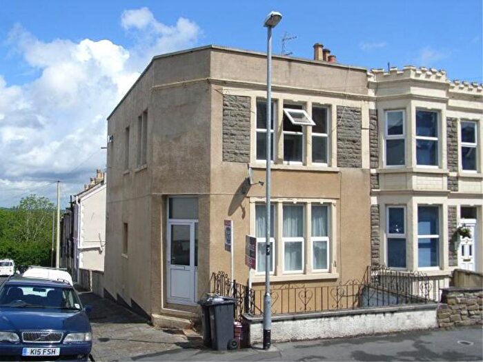 1 Bedroom Flat To Rent In Somerset Road - Knowle, BS4