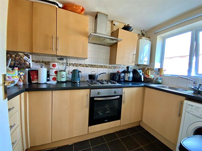 2 Bedroom End Of Terrace House For Sale In Underwood Place, Oldbrook, Milton Keynes, MK6