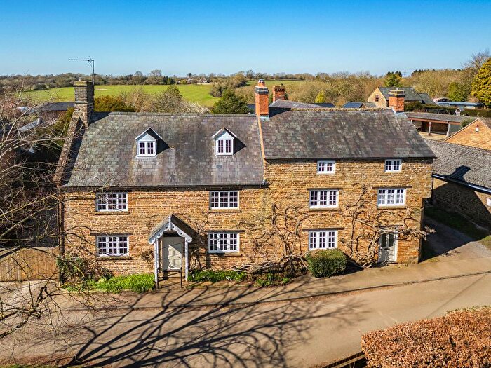 7 Bedroom Detached House For Sale In Middleton Cheney, Banbury, Oxfordshire, OX17