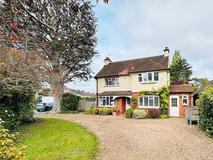 3 Bedroom Detached House For Sale In College Road, Epsom, KT17